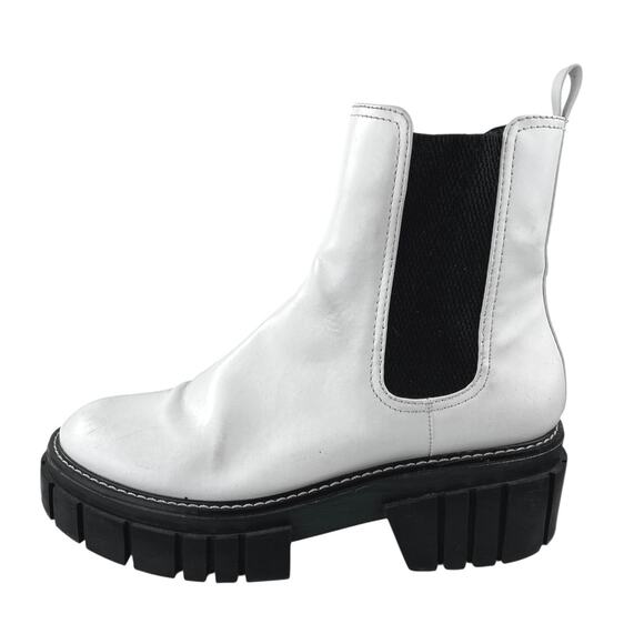Gianni Bini Ridliegh Womens White Leather Chunky Lug Sole Chelsea Boots Size 10M - Picture 1 of 6